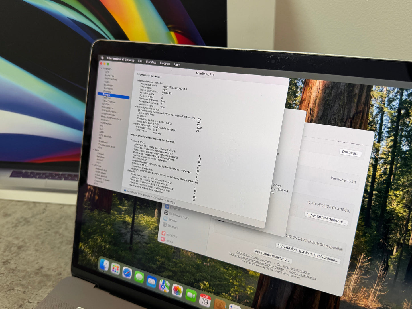 MacBook Pro 15" 2018 | i7 | 16GB RAM | 256GB SSD | AMD 555X | Grigio
