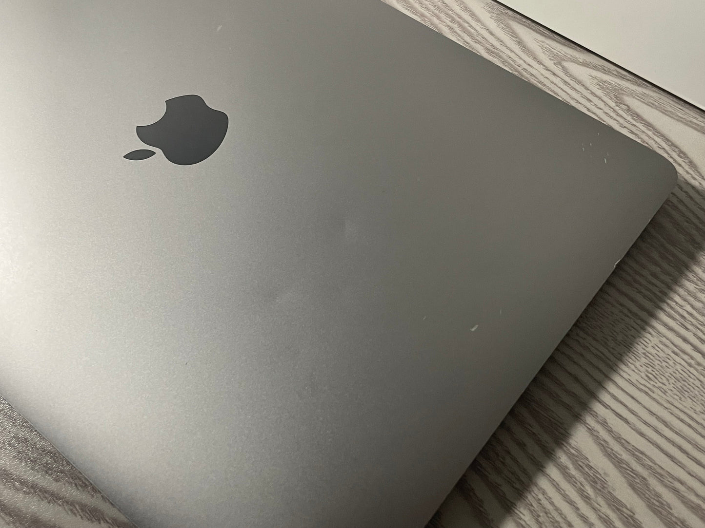 MacBook Air 13" M1 2020 | 8GB RAM | 256GB SSD | 7-Core GPU | Grigio