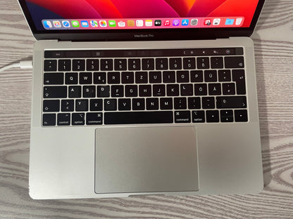 MacBook Pro 13" 2019 | i5 | 8GB RAM | 256GB SSD | Intel Iris 655 | Argento