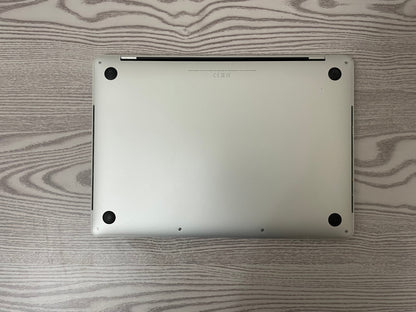 MacBook Pro 13" 2019 | i5 | 8GB RAM | 256GB SSD | Intel Iris 655 | Argento