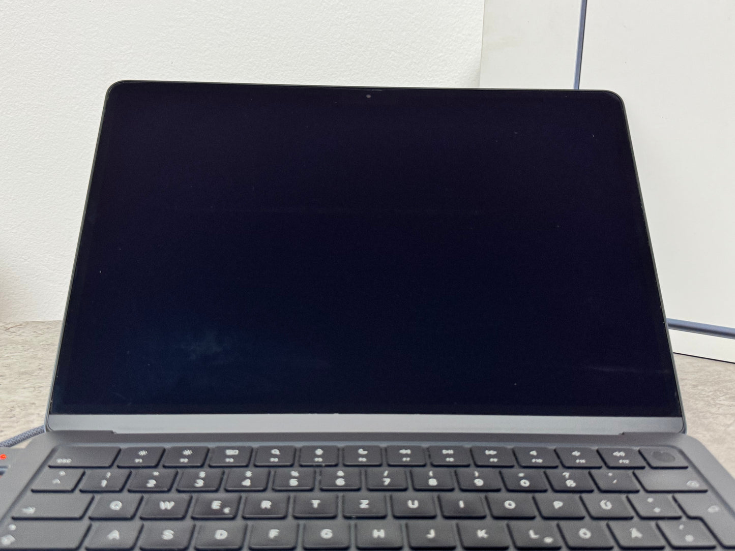 MacBook Air 13" M2 2022 | 8GB RAM | 256GB SSD | 8-Core GPU | Mezzanotte